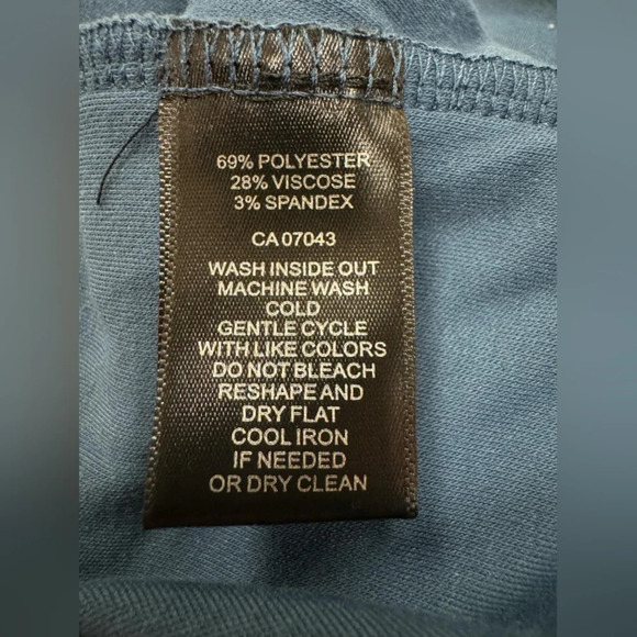 Cable & Gauge NWT Sleeveless Blue Turtleneck Size Medium - Picture 7 of 7